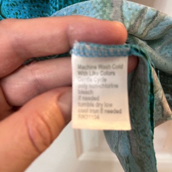 Emerald Animal print blouse with interesting details - Picture 4 of 4